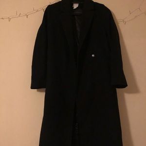 H&M oversized belted coat. Size S. Black. One once.